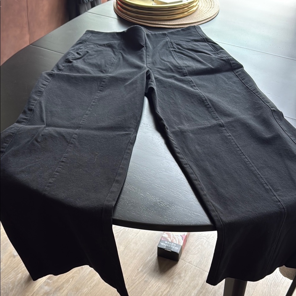 Old Navy Black Pixie Cut Stretchy Work Pants - L *NEVER WORN*